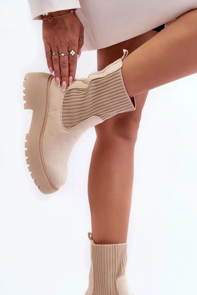 Zamszowe Botki Ze Skarpetą Na Platformie I Płaskim Obcasie Beżowe Rewam