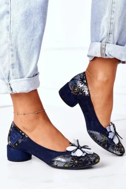 Zamszowe Czółenka Maciejka 04835-17 Granatowe W Kwiaty