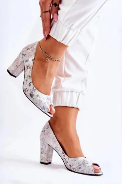 Zamszowe Czółenka W Kwiaty Beżowe Kellany