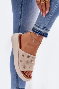 Zamszowe Klapki Damskie Z Przypinkami Vinceza 66741 Beżowe