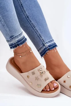 Zamszowe Klapki Damskie Z Przypinkami Vinceza 66741 Beżowe