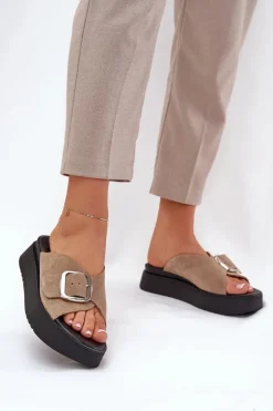 Zamszowe Klapki Damskie Z Klamrą Na Platformie Zazoo 3019 Beżowe