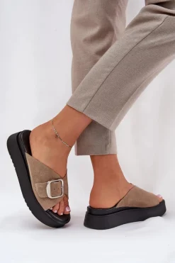 Zamszowe Klapki Damskie Z Klamrą Na Platformie Zazoo 3019 Beżowe