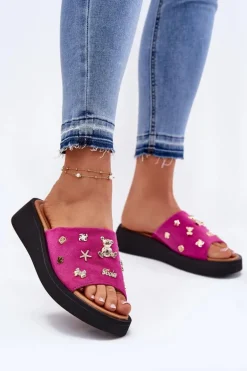 Zamszowe Klapki Damskie Z Przypinkami Vinceza 66741 Fuksja