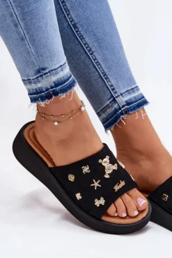 Zamszowe Klapki Damskie Z Przypinkami Vinceza 66741 Czarne