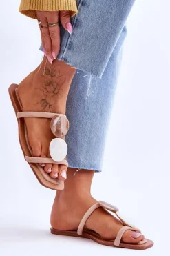 Zamszowe Klapki Z Ozdobami Nude Victoria