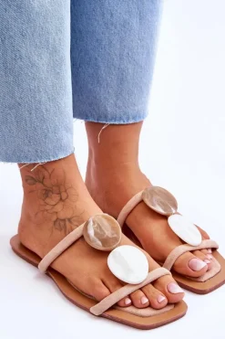 Zamszowe Klapki Z Ozdobami Nude Victoria