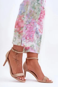 Zamszowe Klasyczne Sandały Na Szpilce Beżowe Tossa