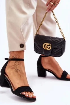 Zamszowe Klasyczne Sandały Na Niskim Obcasie Czarne Honeymoon