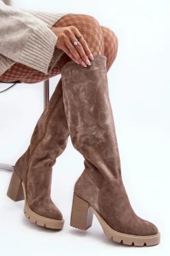 Zamszowe Kozaki Damskie Na Słupku Ciemnobeżowe Lewski 3371