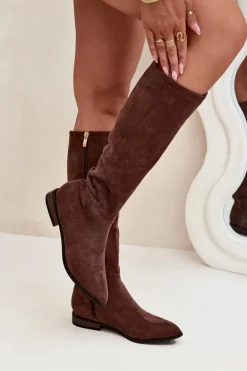 Zamszowe Kozaki Na Płaskim Obcasie Brązowe Eelin