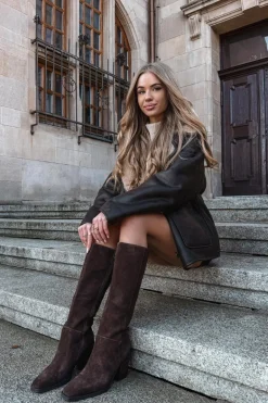 Zamszowe Kozaki Na Słupku Zamek Czekoladowe Lissara