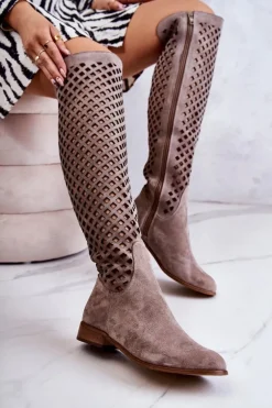 Zamszowe Kozaki Z Ażurowym Wzorem Ciemnobeżowe Arinna