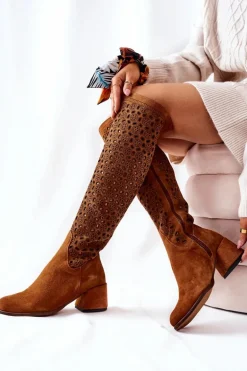 Zamszowe Kozaki Z Ażurowym Wzorem Brązowe Hekilea