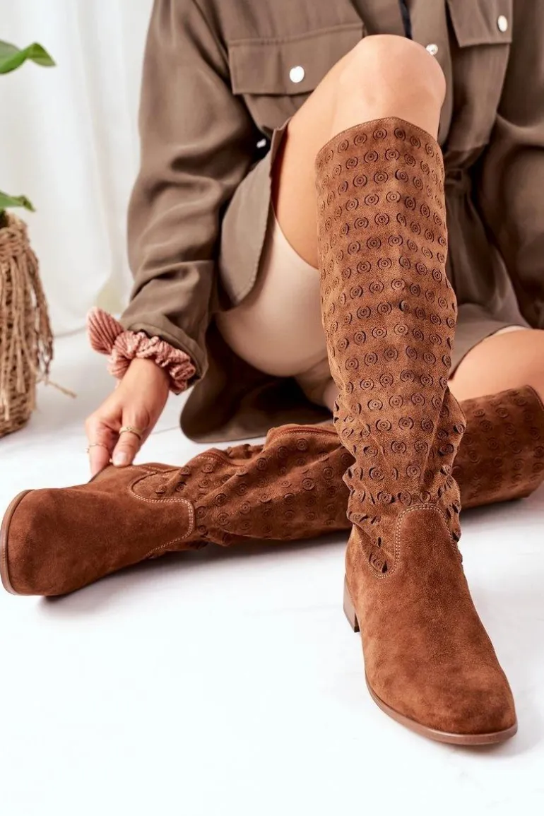 Zamszowe Kozaki Z Ażurowym Wzorem Brązowe Montana