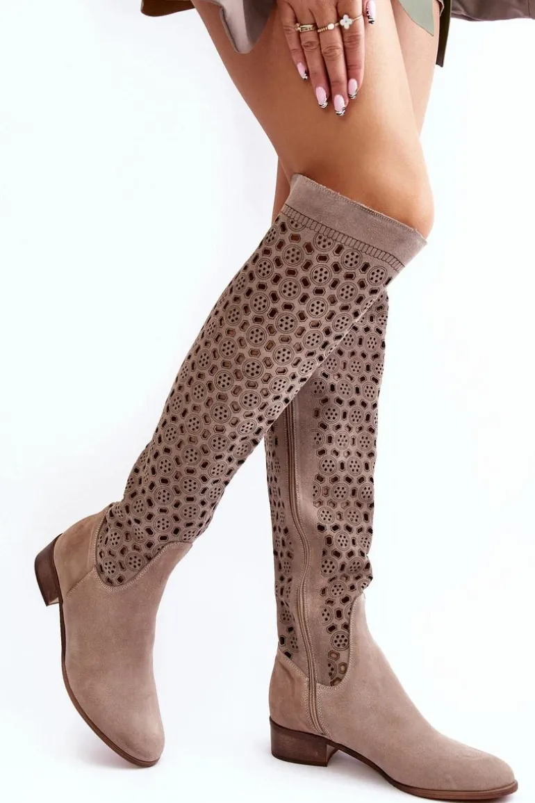 Zamszowe Kozaki Z Ażurowym Wzorem Beżowe Pointe