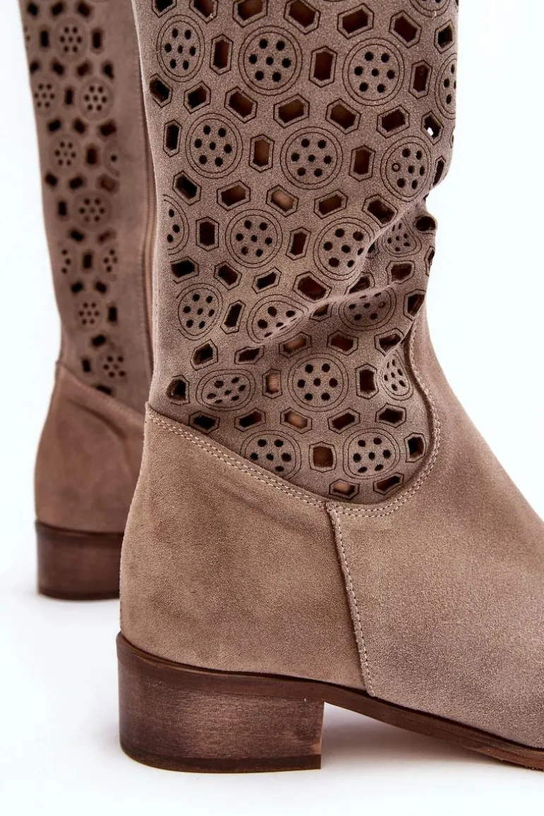 Zamszowe Kozaki Z Ażurowym Wzorem Beżowe Pointe