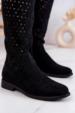 Zamszowe Kozaki Z Ażurowym Wzorem Czarne Darnell
