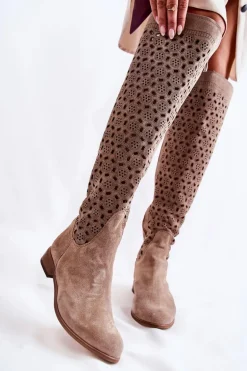 Zamszowe Kozaki Z Ażurowym Wzorem Ciemnobeżowe Pointe