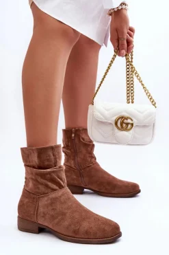 Zamszowe Marszczone Botki Na Płaskim Obcasie Brązowe Manuvia