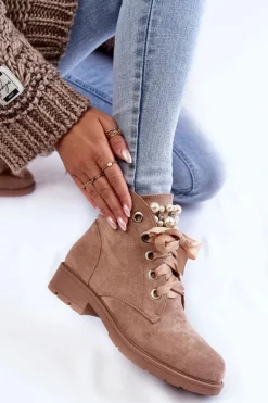 Zamszowe Ocieplane Botki Na Suwak Z Perłami Ciemnobeżowe Raiso