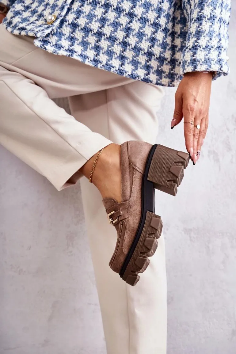 Zamszowe Półbuty Na Obcasie Ze Złotą Ozdobą Brązowe Lemar Lurdes