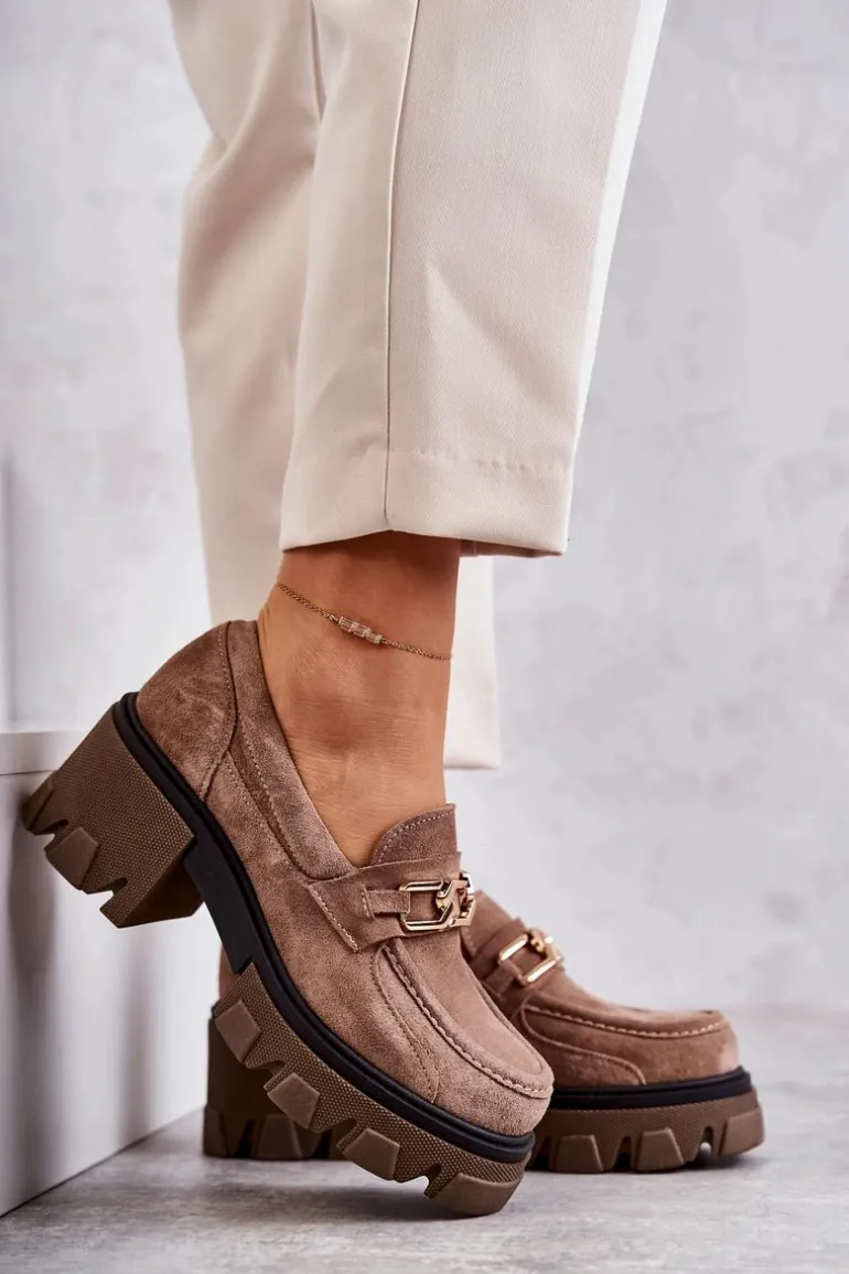 Zamszowe Półbuty Na Obcasie Ze Złotą Ozdobą Brązowe Lemar Lurdes