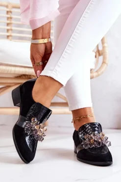 Zamszowe Półbuty Z Ozdobą Czarne Davine