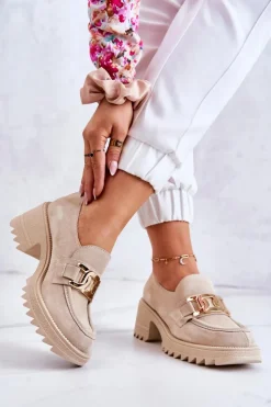 Zamszowe Półbuty Ze Złotą Ozdobą Jasnobeżowe Idealize