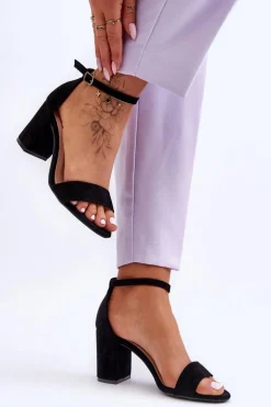 Zamszowe Sandałki Na Obcasie Czarne Madame