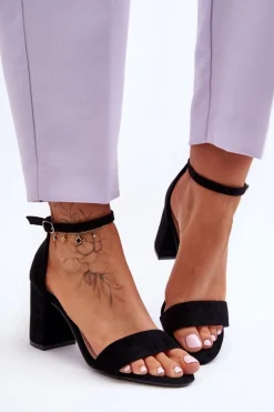 Zamszowe Sandałki Na Obcasie Czarne Madame