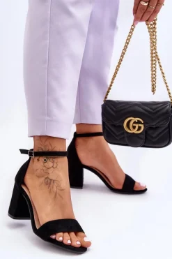 Zamszowe Sandałki Na Obcasie Czarne Madame