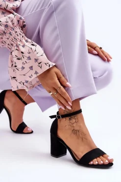 Zamszowe Sandałki Na Obcasie Czarne Madame