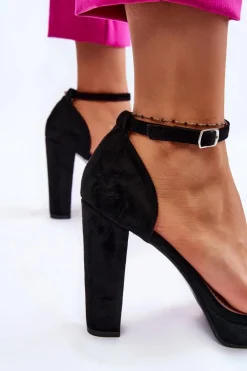 Zamszowe Sandałki Na Słupku Czarne Spectacular