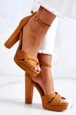 Zamszowe Sandałki Na Słupku Camel Lanelle