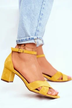 Zamszowe Sandałki na Słupku Żółte Nela