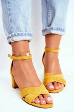 Zamszowe Sandałki na Słupku Żółte Nela