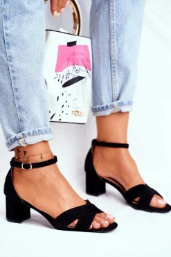 Zamszowe Sandałki na Słupku Czarne Nela