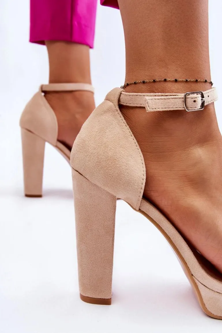 Zamszowe Sandałki Na Słupku Beżowe Spectacular