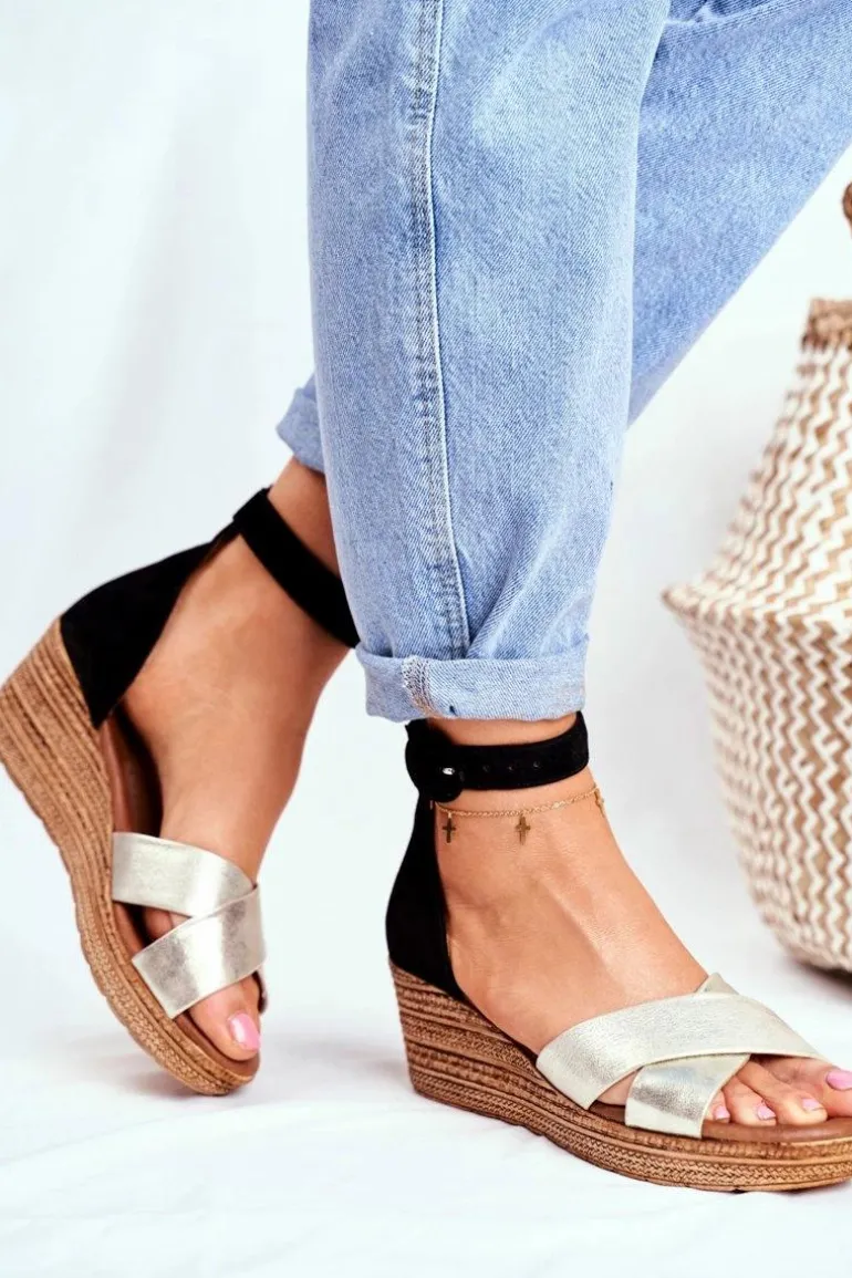 Zamszowe Sandały Na Koturnie Maciejka 04565-25 Czarne