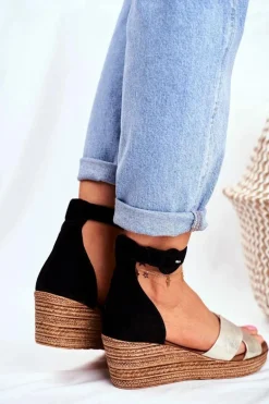 Zamszowe Sandały Na Koturnie Maciejka 04565-25 Czarne