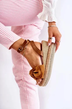 Zamszowe Sandały Na Koturnie Camel Natina