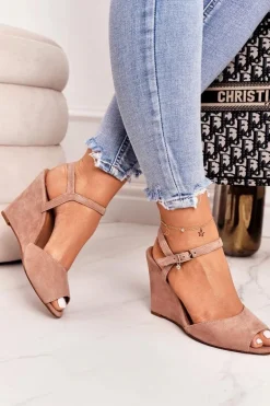 Zamszowe Sandały Na Koturnie Laura Messi 2253 Pudrowy Róż