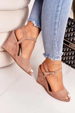 Zamszowe Sandały Na Koturnie Laura Messi 2253 Pudrowy Róż