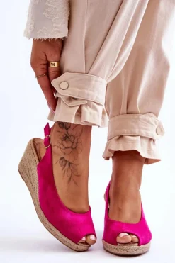 Zamszowe Sandały Na Koturnie Fuksja Elsie