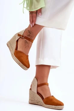 Zamszowe Sandały Na Koturnie Brązowe Selfoss