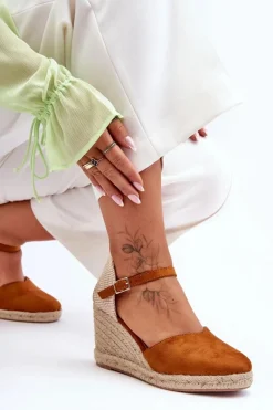 Zamszowe Sandały Na Koturnie Brązowe Selfoss