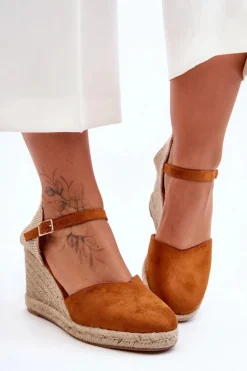 Zamszowe Sandały Na Koturnie Brązowe Selfoss