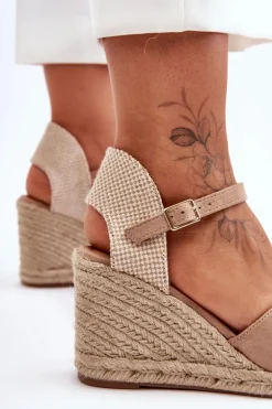 Zamszowe Sandały Na Koturnie Beżowe Selfoss