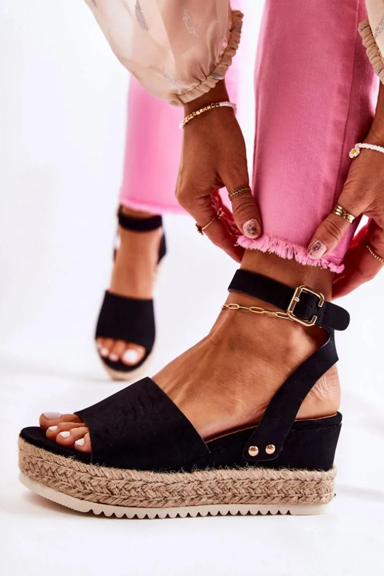 Zamszowe Sandały Na Koturnie Czarne Lizbona